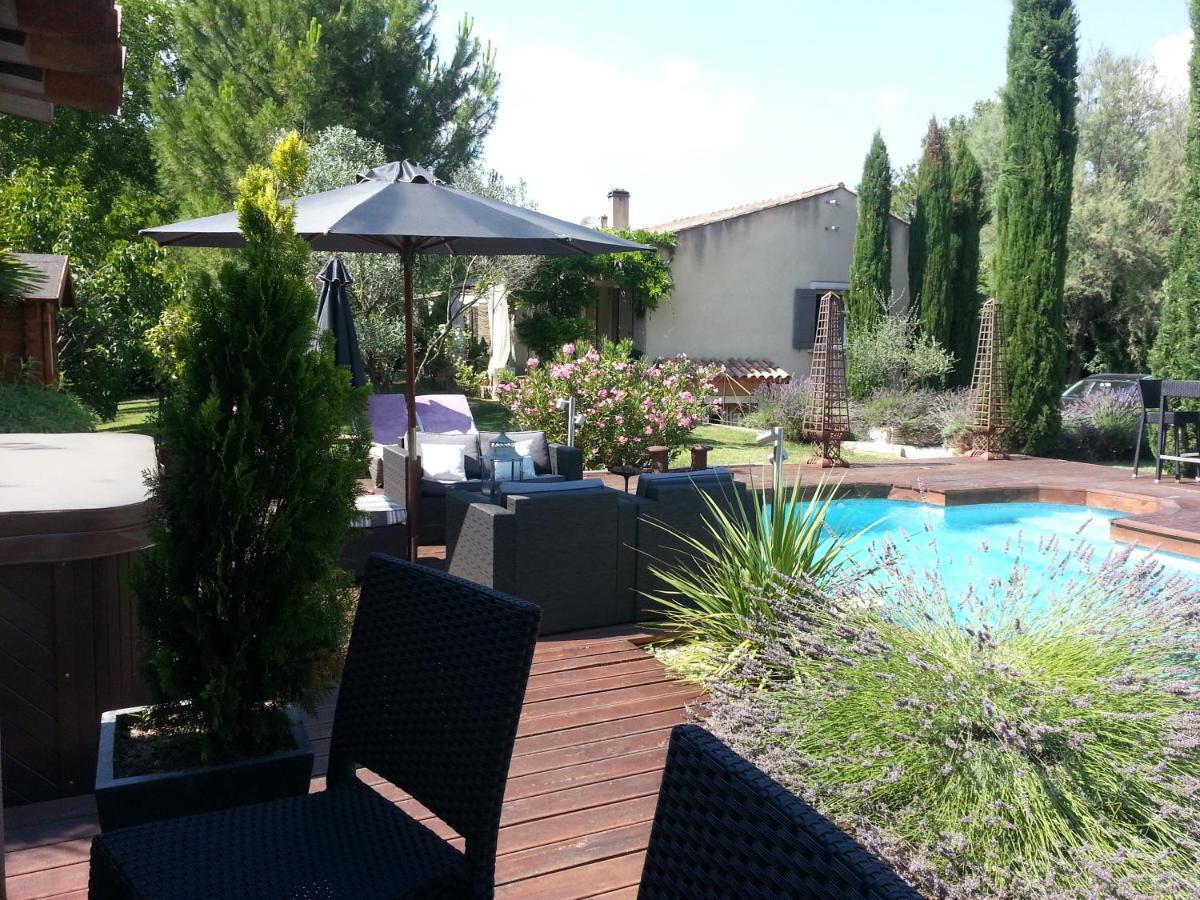 Les Chambres D'Hotes De La Ferrage La Tour-dʼAigues Εξωτερικό φωτογραφία